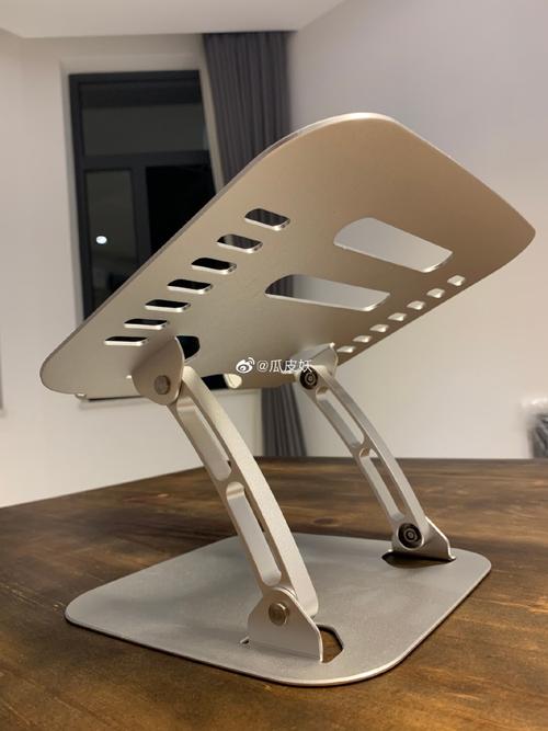 随着科技的发展,人们用电脑和各类电子产品. 来自瓜皮妖